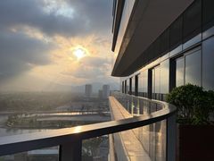 -瑰丽酒店·海吧·天际下午茶·现场DJ·天台酒吧