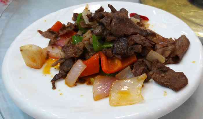 大柴旦清真楼兰餐厅-"我们路过大柴旦镇时饭点都快过了,进镇点评.