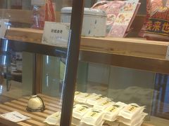 面包甜点陈列柜-霸王茶姬(南强街店)