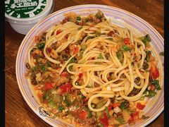 -歹歹的加个面过油肉拌面