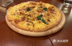 Smoked Chicken and Shrimp Pizza
