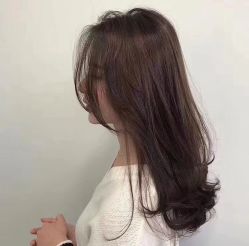 -虫二·专注健康烫染沙龙
