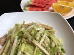 -鱼鲜饭香·招牌汽锅剁椒鱼头王