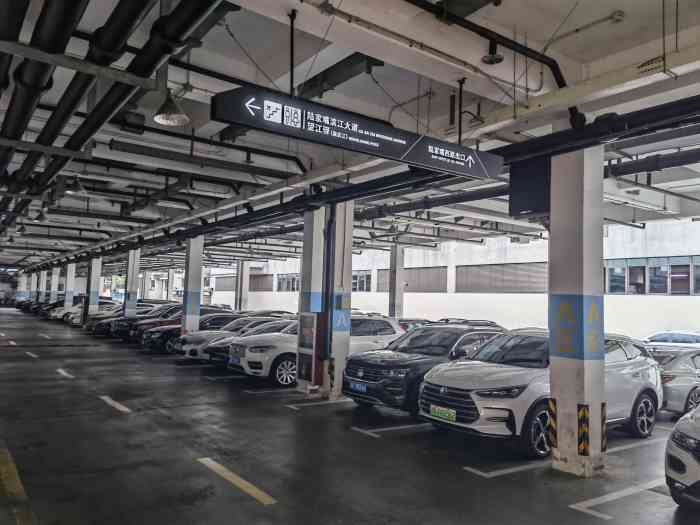 宝莱纳餐厅(滨江店)-"好久没去了,很馋那里的黑啤.于是下班后和.