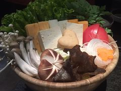 -湊湊火锅·茶憩(新中关购物中心店)
