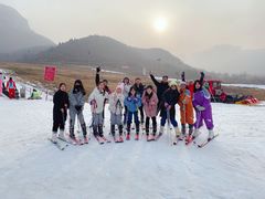 -济南卧虎山滑雪场