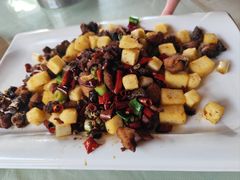 -湖泉水云间餐厅·弥勒地道菜(B座店)