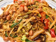 特色爆炒螺蛳粉-柳州宾馆-云霄阁·旋转餐厅