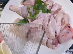 吃稻谷文昌鸡-千岛蚝高压锅生蚝·人参火锅(白云万达店)