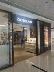-法国娇兰精品店