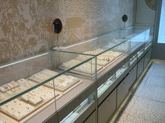 -华夏典当行(龙德广场店)