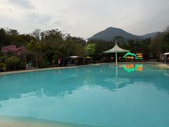 -十万大山布透温泉