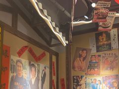 -有红鸡毛店·砂锅菜(抚琴夜市店)