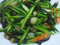 -闯关东东北农家菜(崂山石老人店)