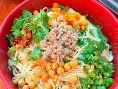 重庆小面-爆炸头阿姨小四川正宗川味小吃(无任何分店)