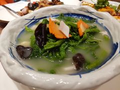 高汤浸南瓜苗-广州天河合景福朋喜来登酒店 · 聚味轩中餐厅