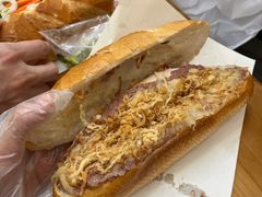 -Bánh Mì Huynh Hoa
