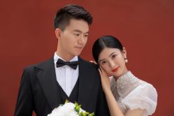 -雪中彩影婚纱摄影·微光艺术中心