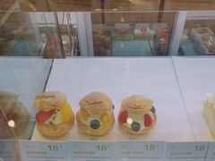 面包甜点陈列柜-光明悠焙(豫园店)