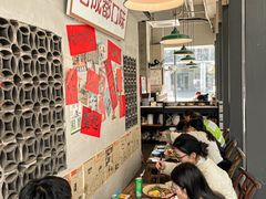 -方铲铲·成都板凳面(滨江银泰店)