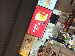 -麦当劳(上海虹桥站30B检票口楼上)