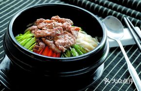 Iron Pot Beef Rice Bowl