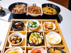 九宫格玲珑前菜-新仙清汤牛腩(铜锣湾店)