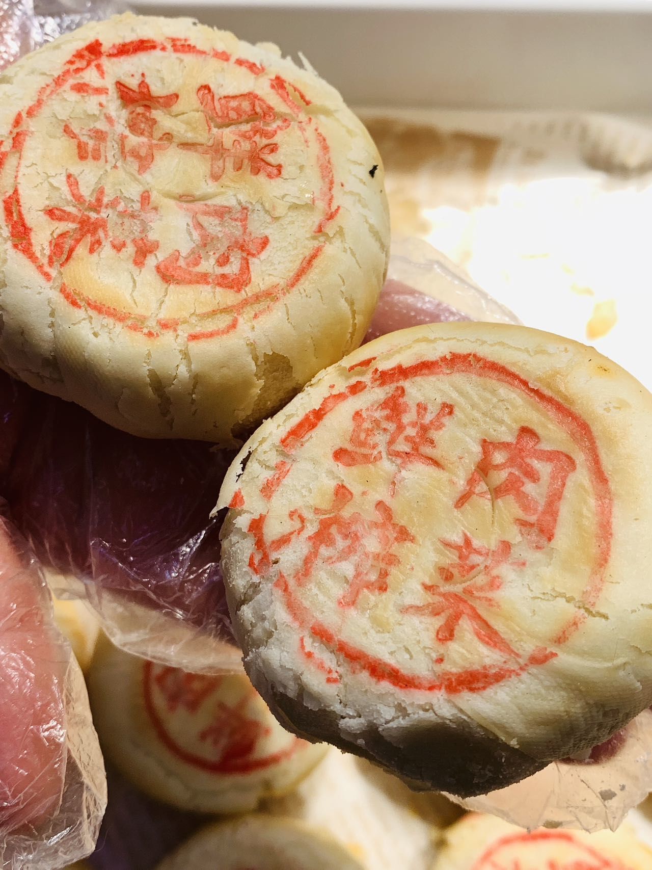这口热乎的榨菜鲜肉月饼酥到掉渣