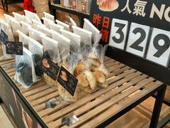 面包甜点陈列柜-酵墅·手感烘焙(印象汇店)