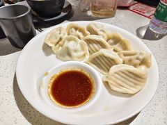 -巧克力渔家.小船海鲜胶东菜(三浴场店)