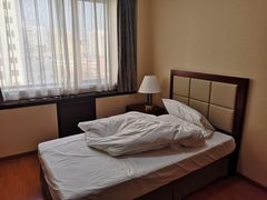 -燕山大酒店