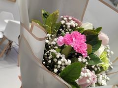 -杭州中沃沃尔沃4S店(滨江区店)