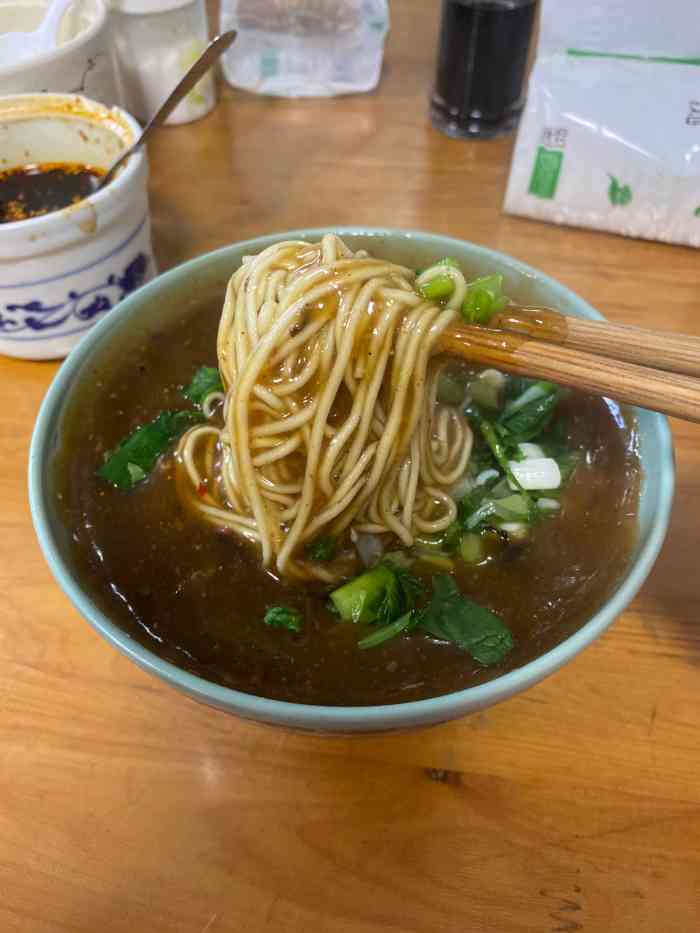 银鲜牛肉面(东街小巷店)-"银鲜牛肉面,据说是阆中古城排名第二的牛肉.