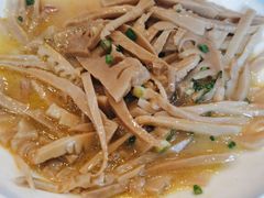 -侬佳蒸菜馆(听潮店)
