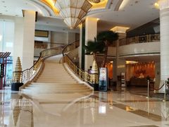 -泸州泸舍酒店(江阳区水井沟步行街店)