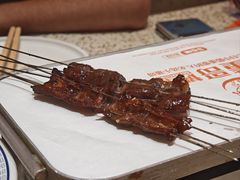 -小董哥烤串·爆汁大油边(故宫店)