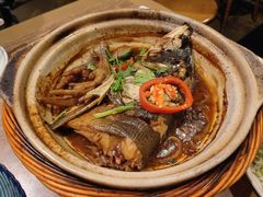 凤爪焗鱼头-周家二小姐的菜(西津渡店)