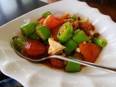 蛋白尖椒西红柿炒肉沫-亚龙湾老厨房·海南家常味