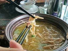 -吴越荣记苏州菜·松鼠桂鱼100%活鱼现做(斜塘老街店)