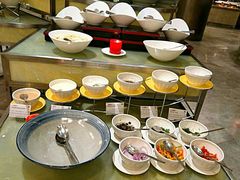 自助调料区-华邑酒店·鲜艳全日自助餐厅
