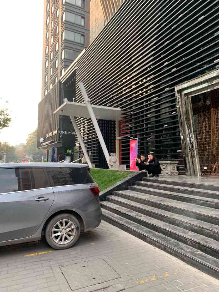 chao  plus club(粉巷店)-"第一次去这种地方 不懂好坏 人还挺多的 .