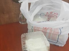 -红宝石·鲜奶小方·海派西点房(南丹店)