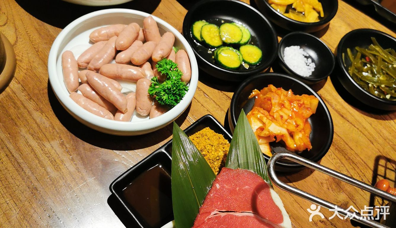 看了别人的点评，说是「照烧鸡腿饭」很好吃