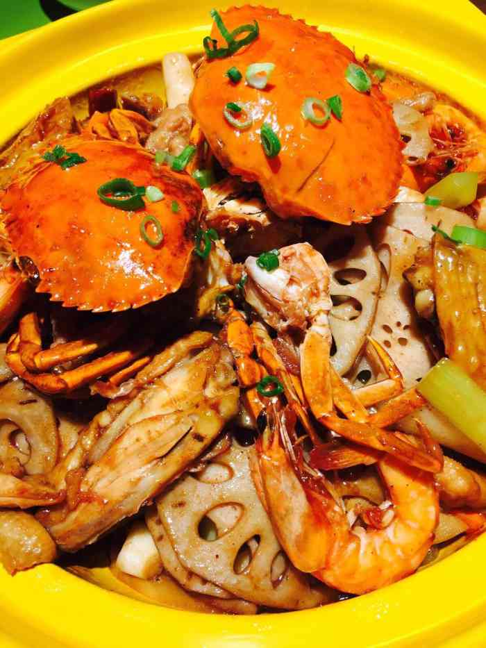 馋胖肉蟹煲(兴隆大都汇店)-"环境:室内特别冷,需要穿羽绒服.卫生不合.