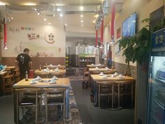 大堂-超越炭火牛蛙火锅鸡(河东店)
