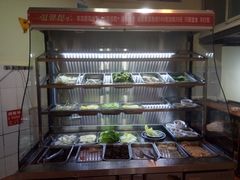 自助取餐区-佘记全家福芋儿鸡(向阳街总店)