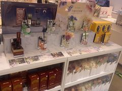-名创优品(北京新中关购物中心地铁层店)
