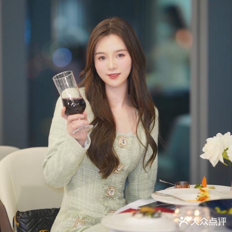 打卡了长沙新开的高空法式餐厅！ 