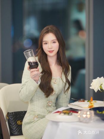 打卡了长沙新开的高空法式餐厅!