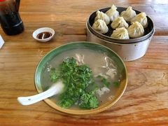 猪肉灌汤小笼包-罗卜李包子羊肉汤